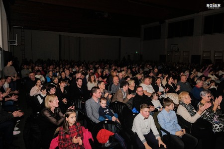 Veliki koncert Glasbene šole Rošer navdušil polno dvorano v Kotljah (14)